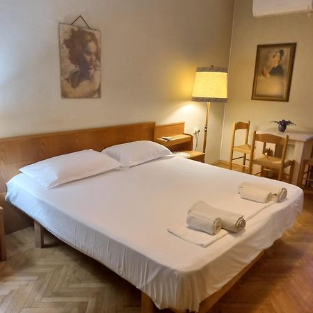 Vintage Apartment In Center Тирана Екстериор снимка
