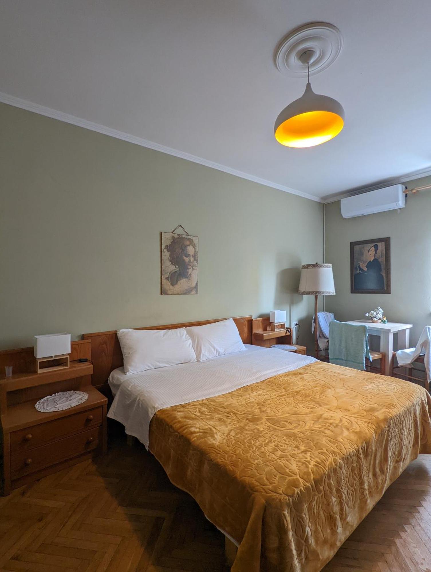 Vintage Apartment In Center Тирана Екстериор снимка