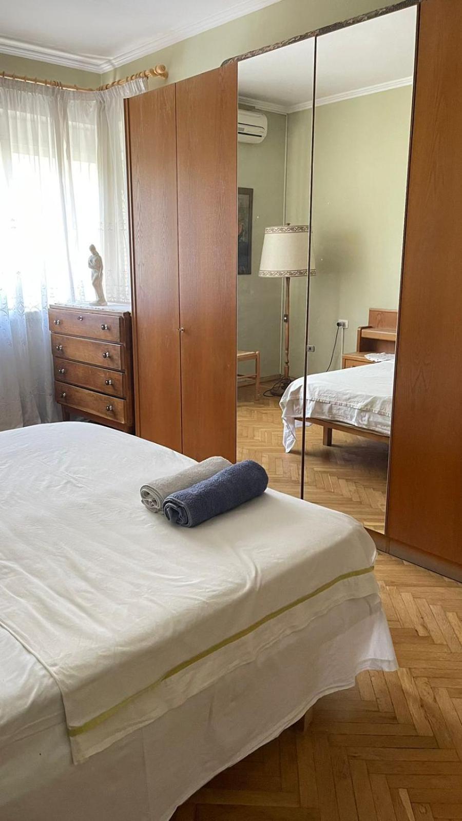 Vintage Apartment In Center Тирана Екстериор снимка
