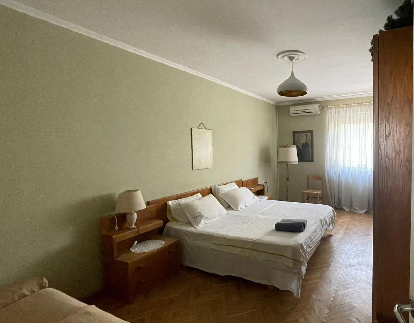 Vintage Apartment In Center Тирана Екстериор снимка